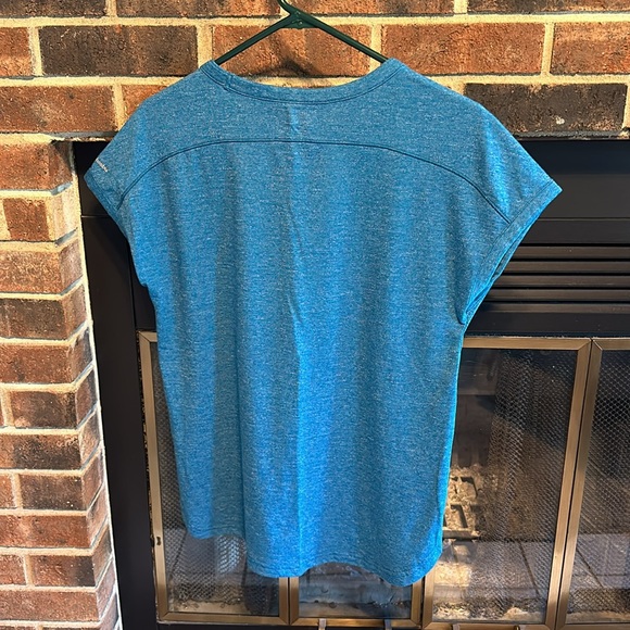 Like New Columbia Top - Picture 2 of 4